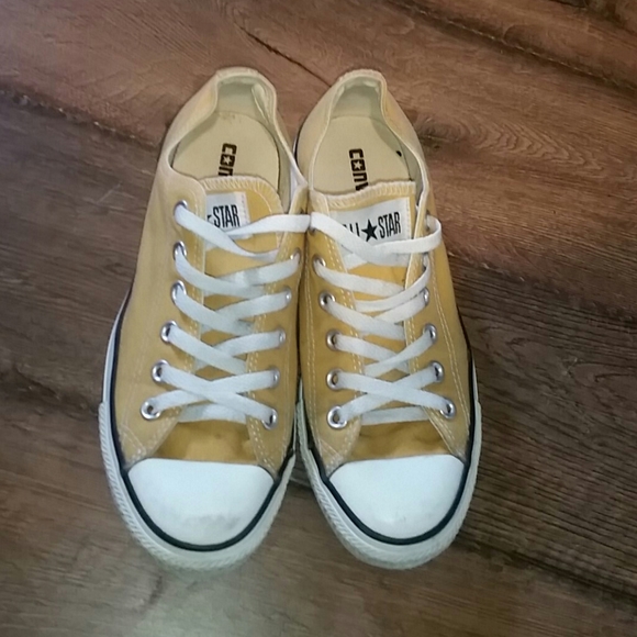 mustard chuck taylors